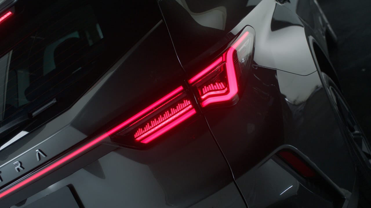 Detail lampu belakang Aletra L8